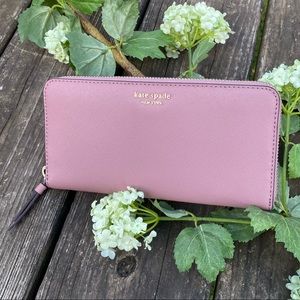 Kate spade ♠️ Clutch. 🆕🥳 Ready for spring!?